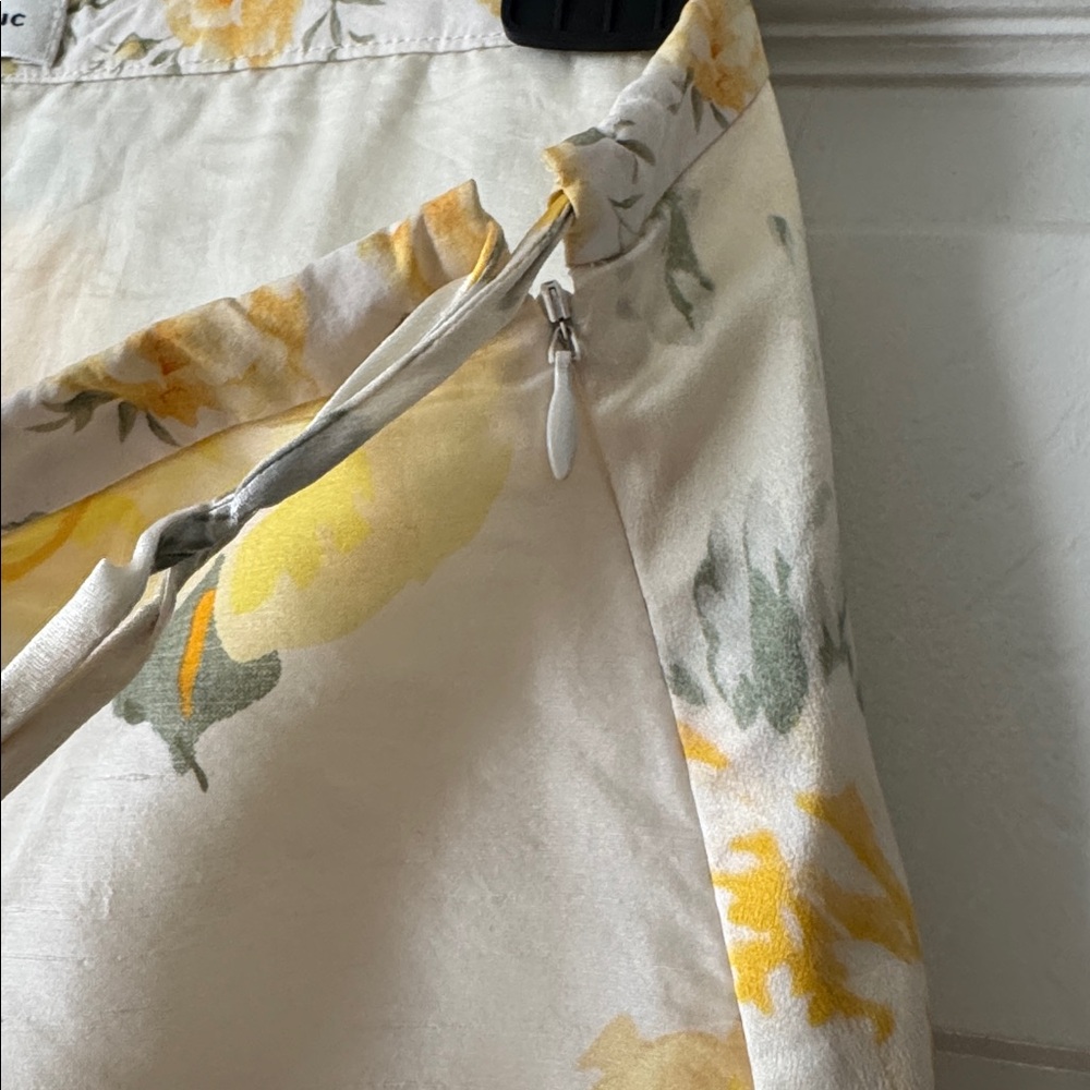 Banana Republic Vintage Silk Skirt - Picture 5 of 6
